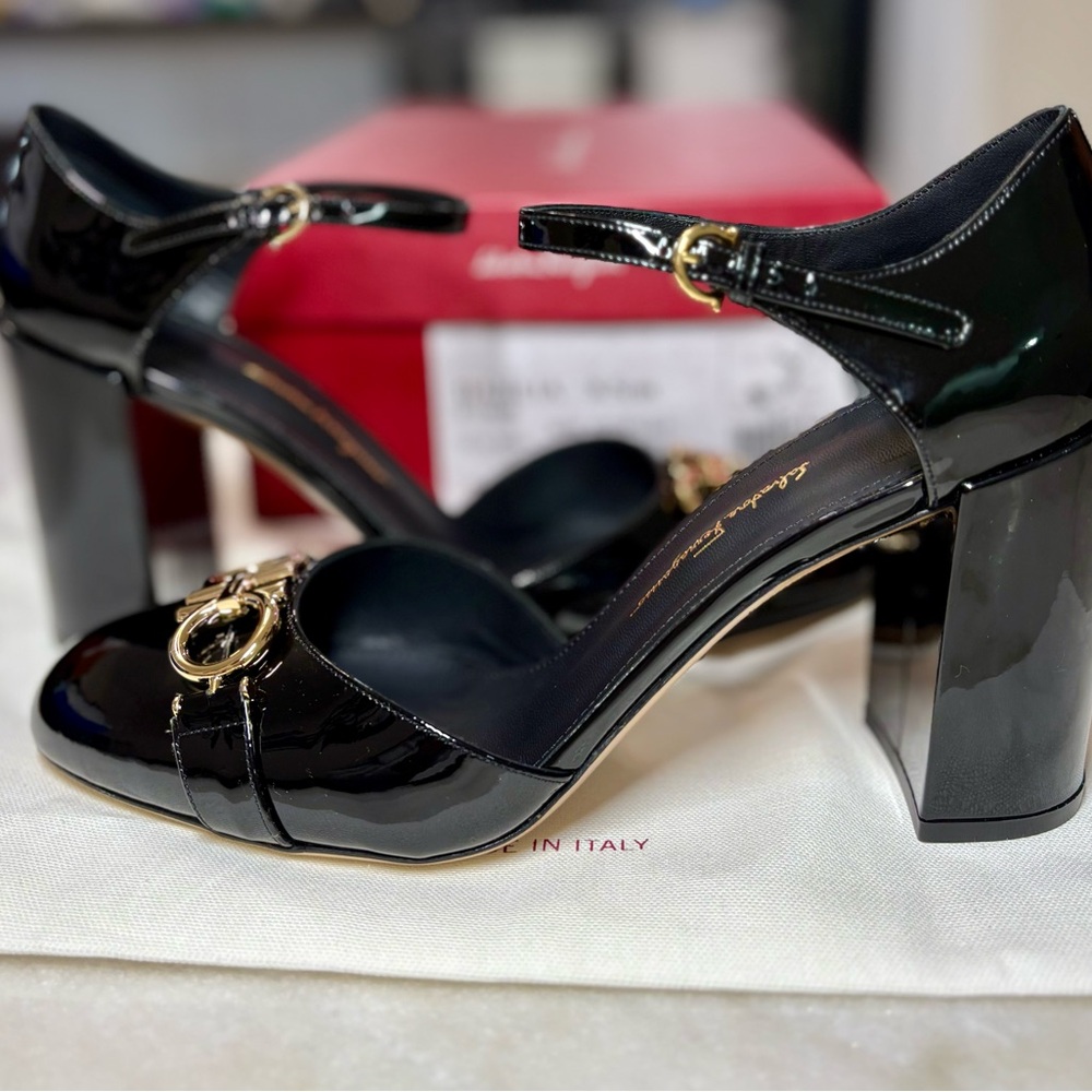 Salvatore Ferragamo Dahlia Gancini Patent Leather Sandals - Picture 3 of 4